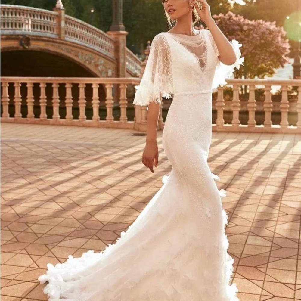 Pronovias Ivory Lace Mermaid Gown